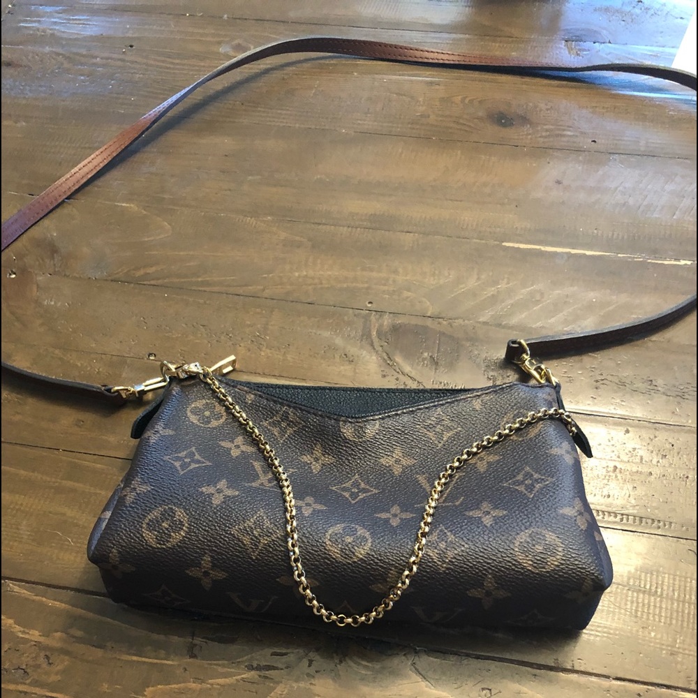 Authentic Louis Vuitton Pallas Clutch/crossbody